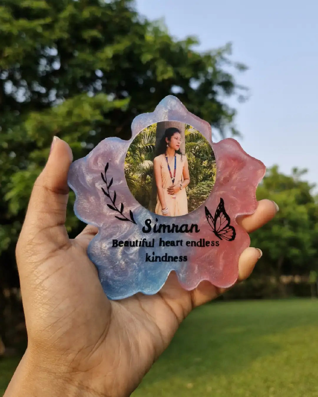 Flower-Shaped Resin Photo Frame